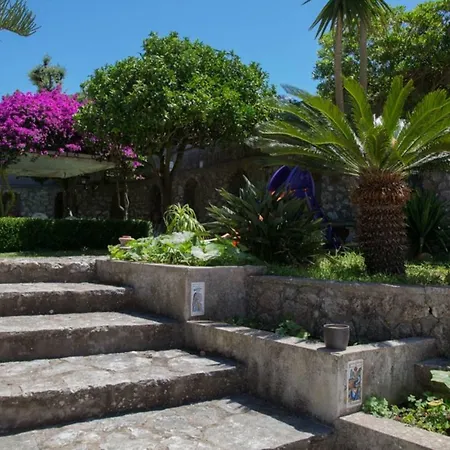 Semesterbostad La Casa Dei Merli Capri